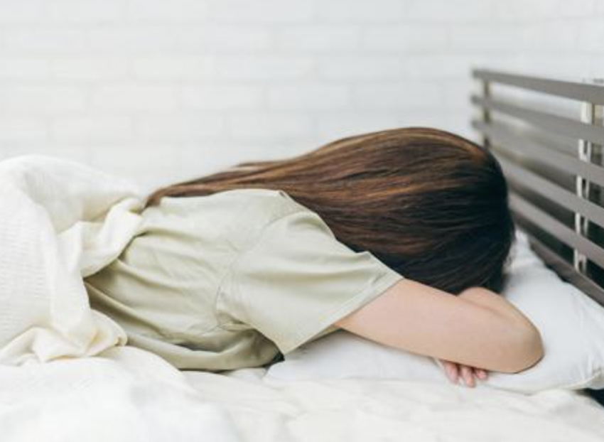 なかなか寝付けない原因とは？考えられる理由と対策